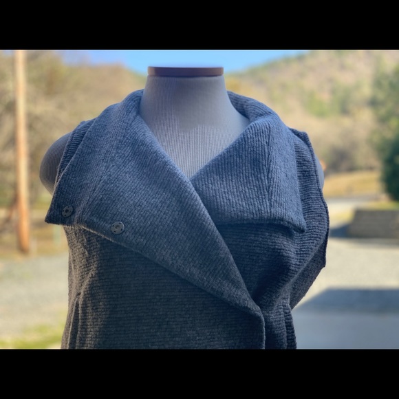 Wool vest from BB Dakota - Picture 2 of 7